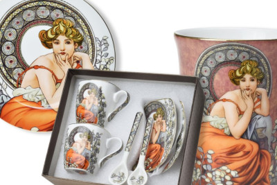 mucha